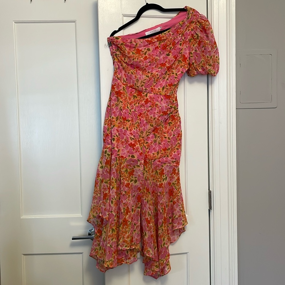 Astr the Label one shoulder floral dress